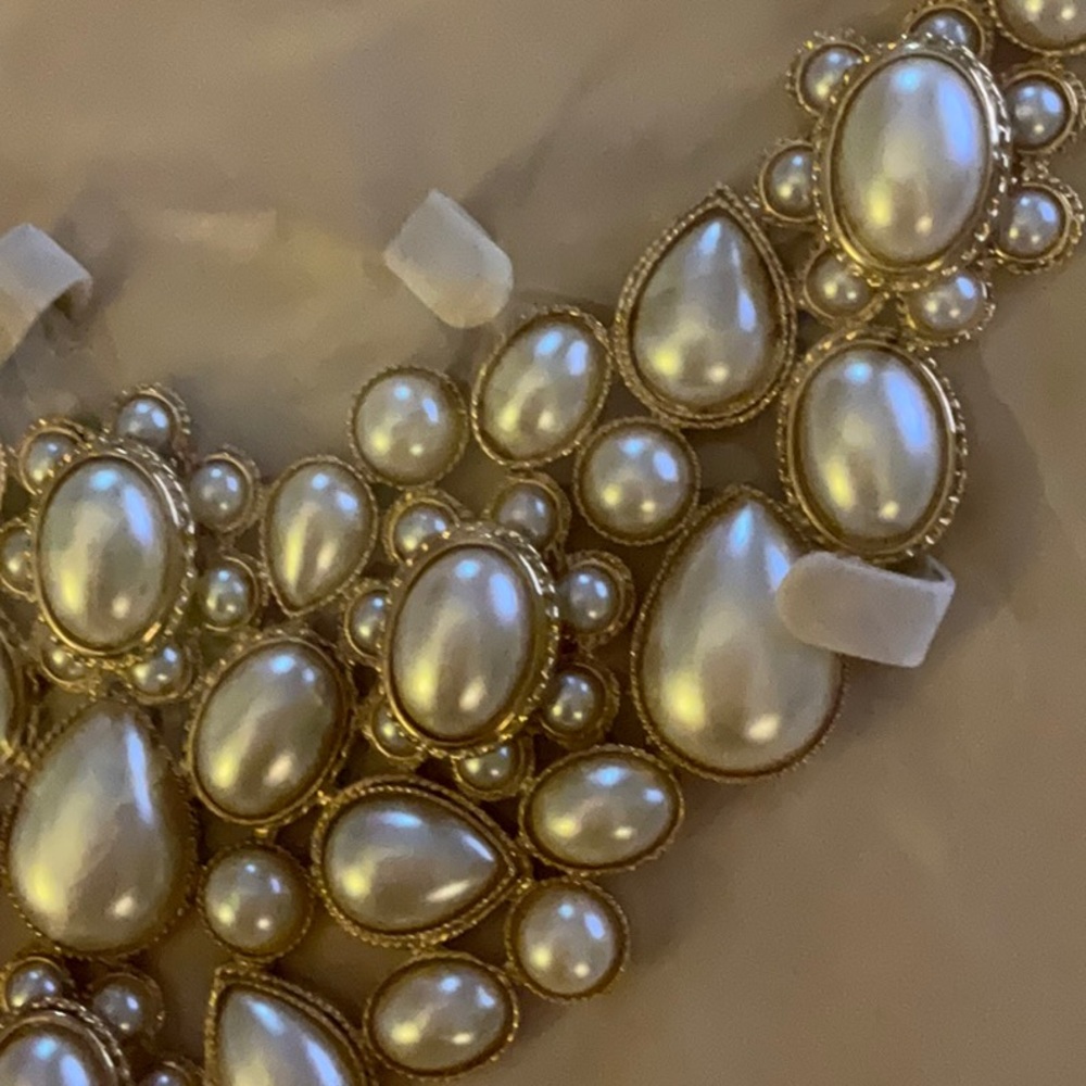 NEW Amrita Singh pearl collar statement necklace, gold hardware